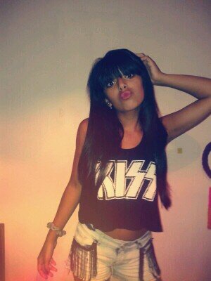 Si existe algo que me guste leer...definitivamente son tu miradas. SEGUME Y TE SIGO ♥ alessymimejoramigo