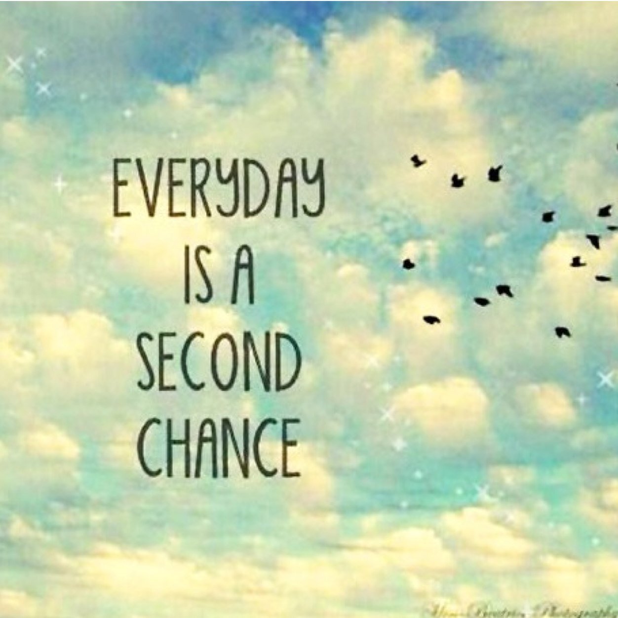 SECONDCHANCE da segunda oportunidad a prendas y objetos que nuestros hijos dejan seminuevos y sin estrenar. Ropa, disfraces, juguetes, articulos deporte y mas