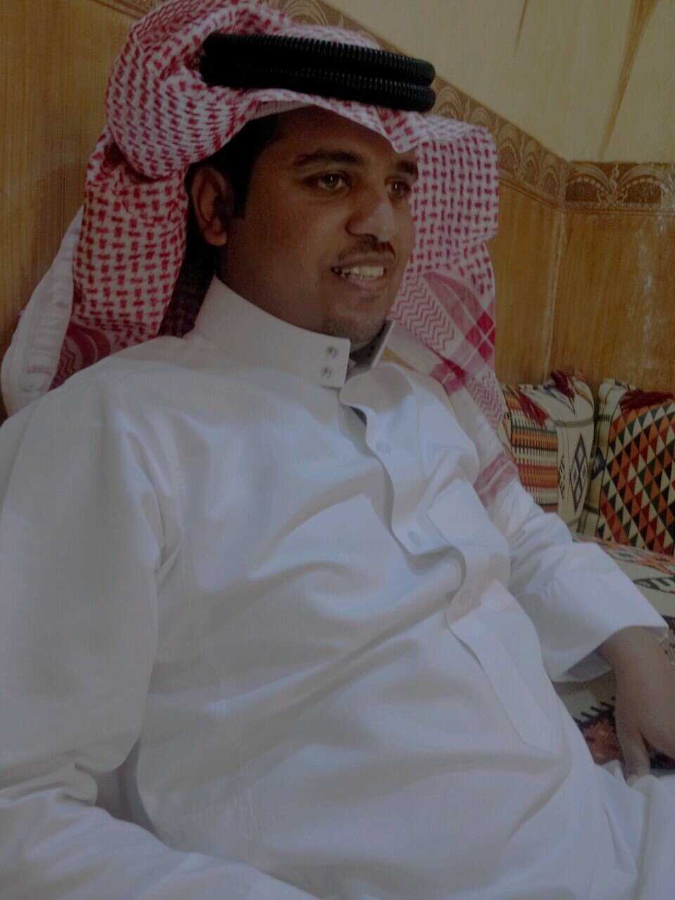 ‏‏‏اعترف ان لساني يجيد الصمت جيدا ولكن عقلي لا يكف عن الكلام