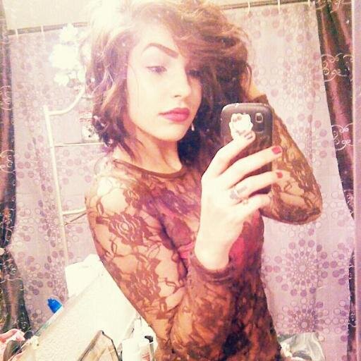 Single   ❤ 
IG : therealaudree