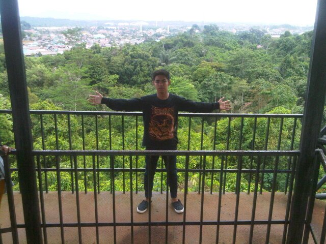 Nama:Muhammad Hairil.         TTL:Sirbaya 03 Desember 1997.           Dramer @caddasscream.     Fans Crossfire