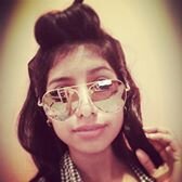 I'm the craziest girl ever, but i'm sweet, cool, nice, honest and i'm a hipster, i loooveeee electronic music bitches.