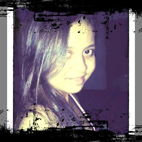 adoro ler..escutar rock n' roll....odeio opinioes..bestas....e cuido da minha propria vida..é isso ai..\oo/