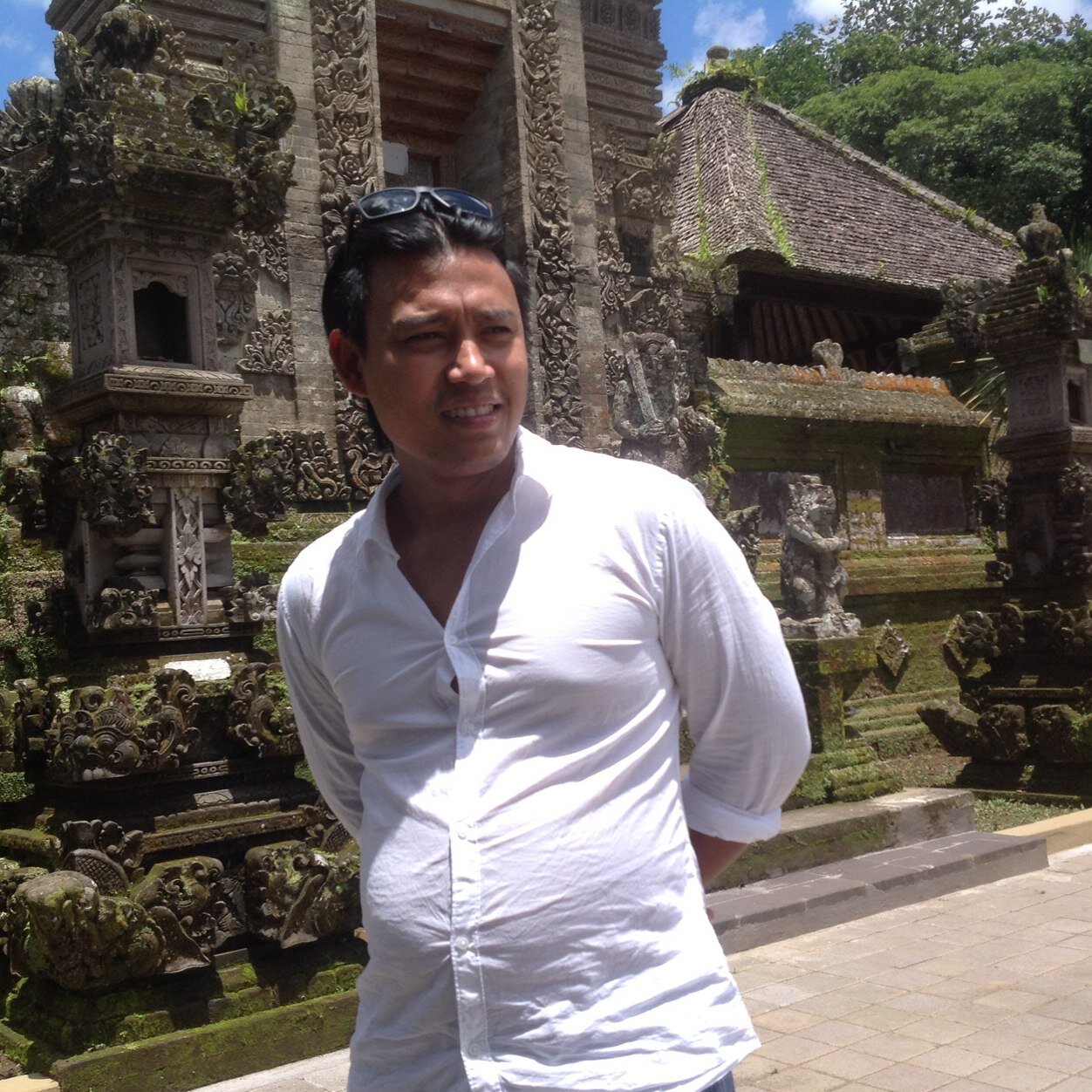 Tour guide of Bali Island,proprerty specialist.