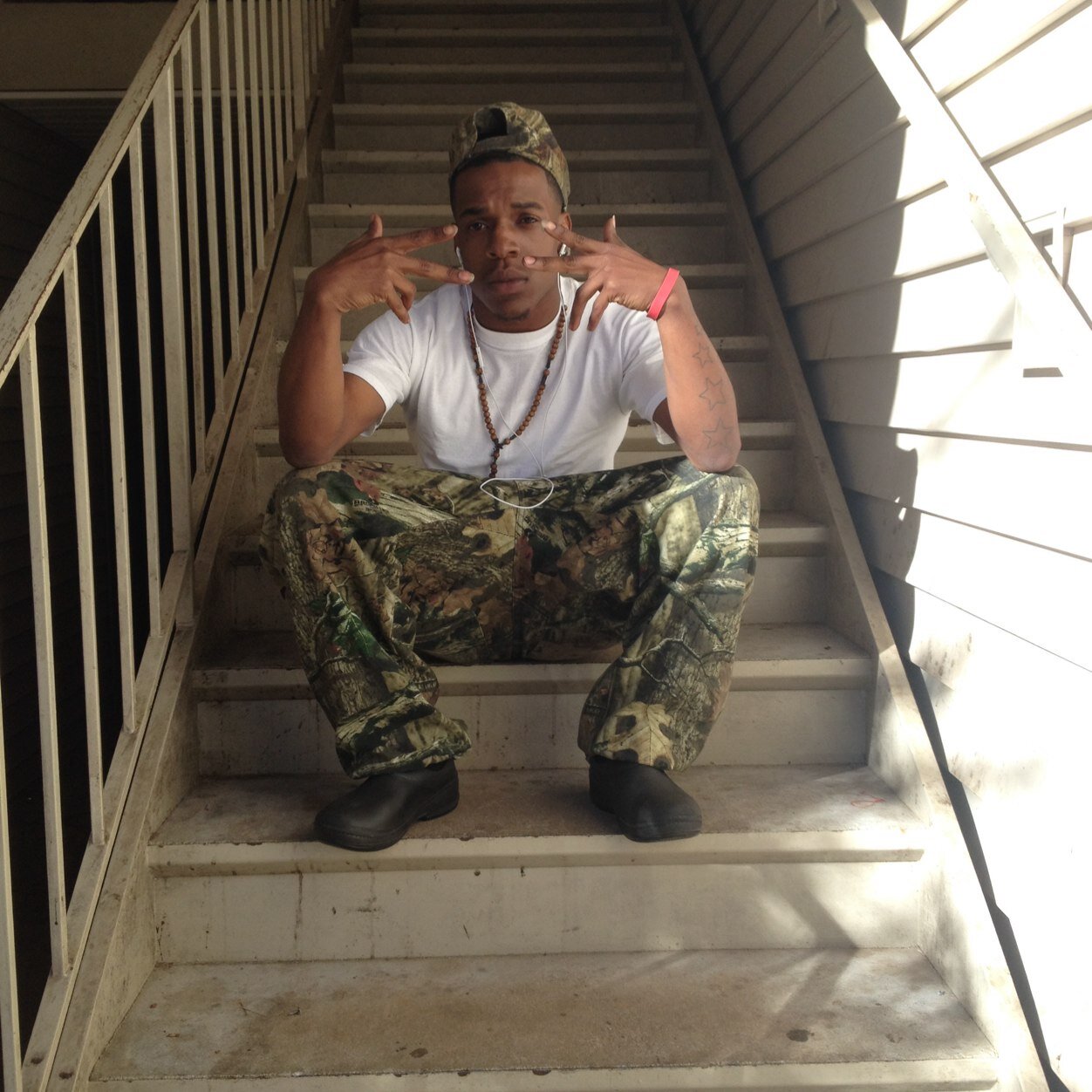 Stay  to yoself  loyalty or nun