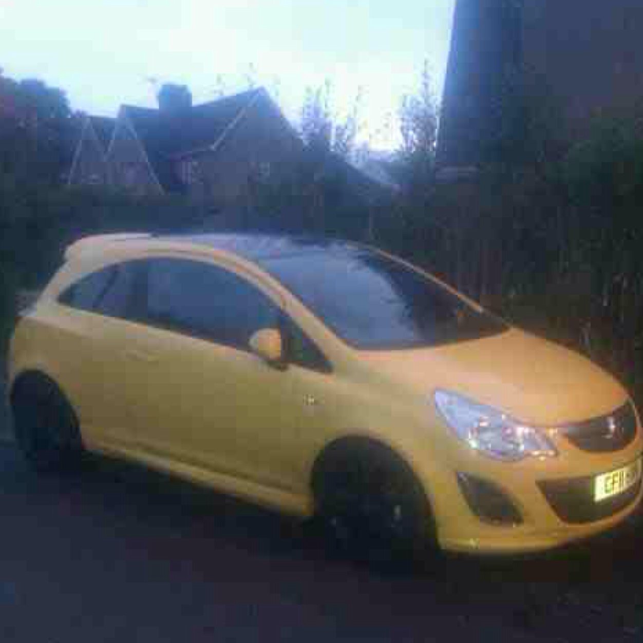 Vehicle Mechanic From South Wales, Aberdare. Im 22 years old and im into my cars n football. CARDIFF BLUEBIRDS ALL THE WAY.