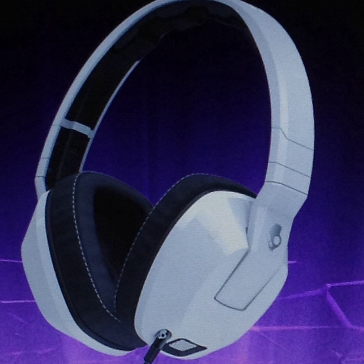 We do not own Dragonvale (Backflip Studios). We will be tweeting breeds on dragonvale dragons and will be tweeting about headphones and their prices