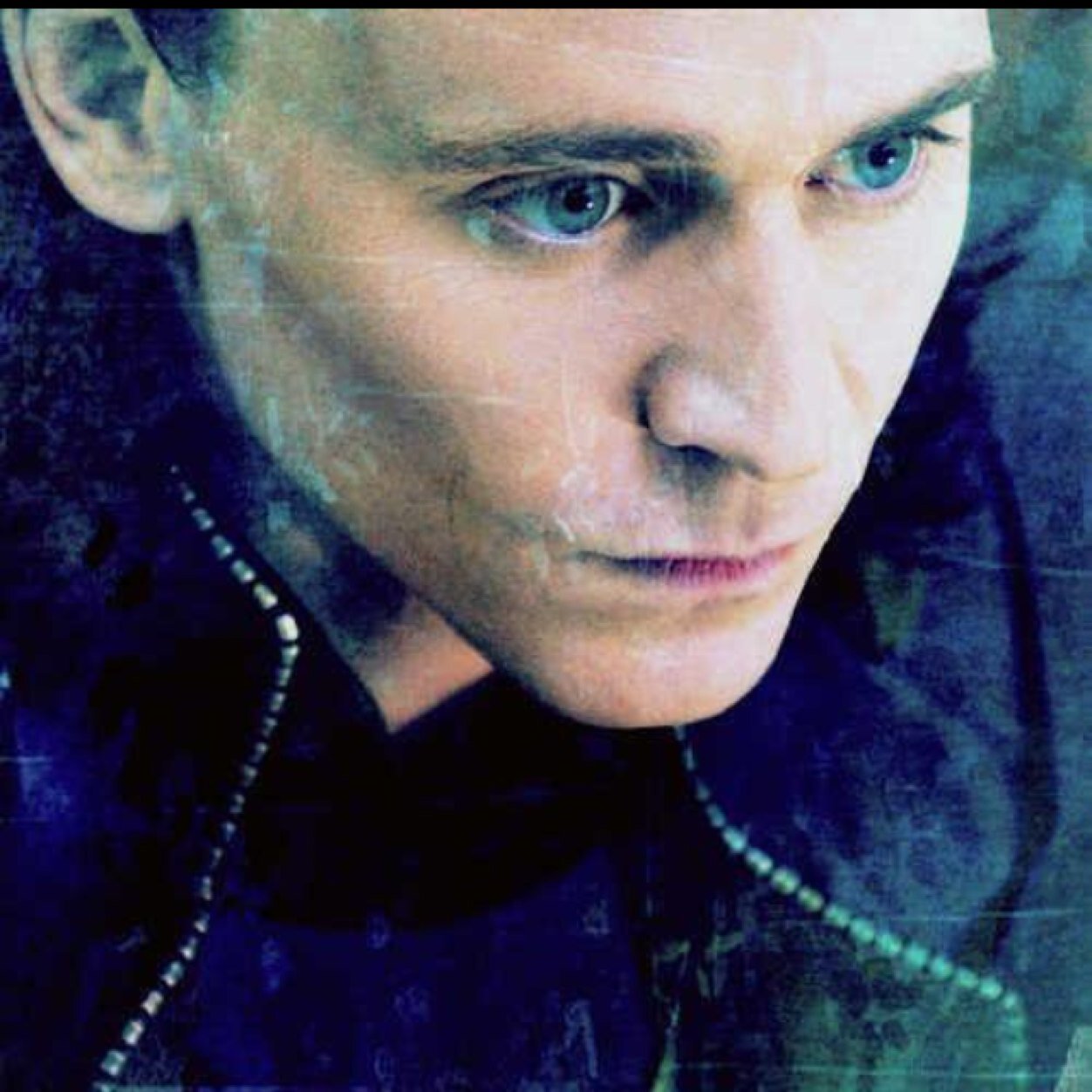 As my mind decays from the darkness of my past. I can only ask if I still have any sanity left. A sign of hope maybe inside these broken down walls. #CrazedLoki