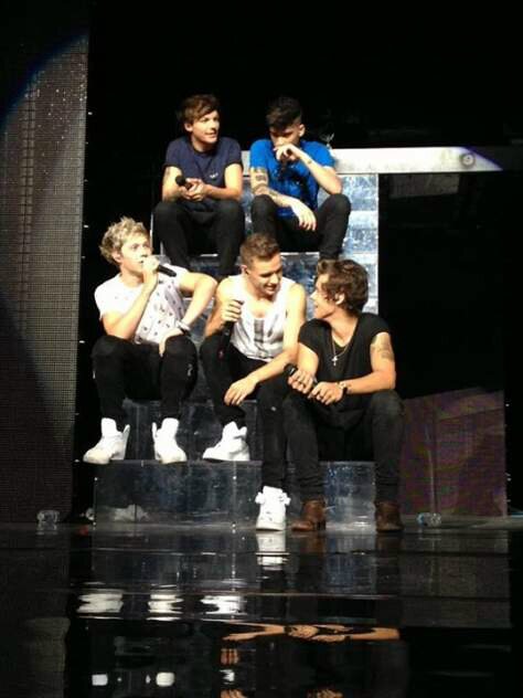 [unofficial fanbase of one direction] Directioners; We are so proud to say WE ARE DIRECTIONERS