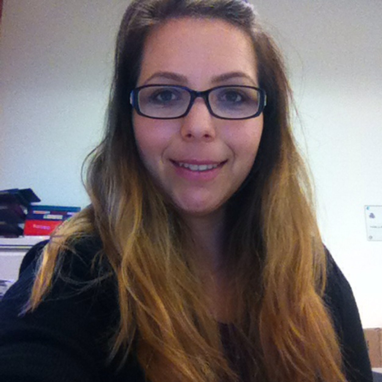 snazzyari's profile picture. 