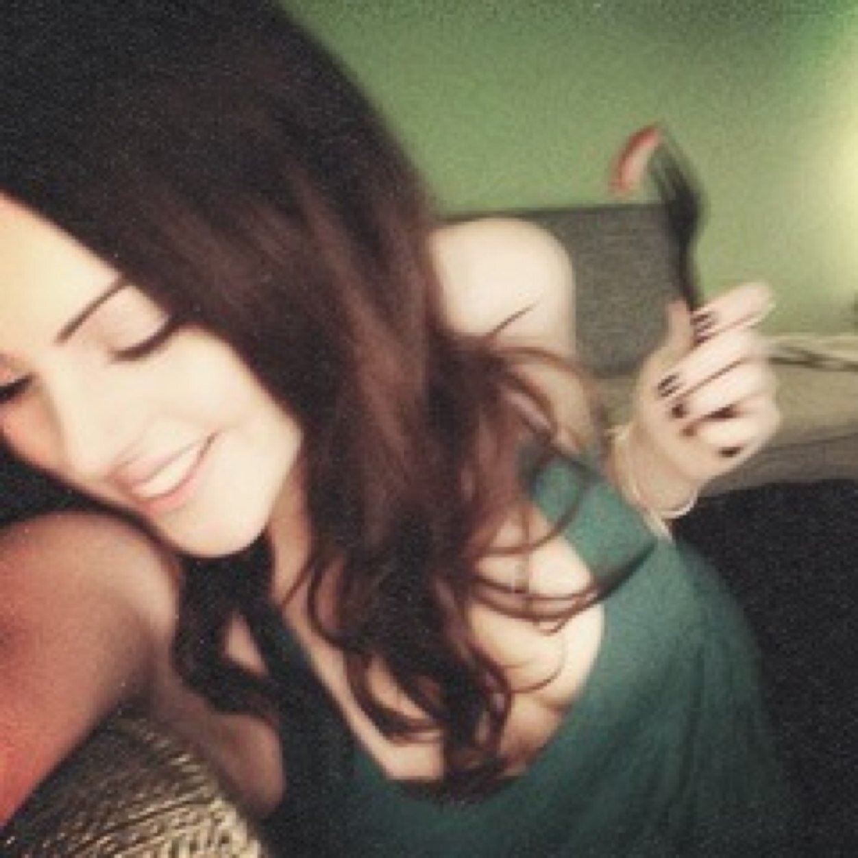 Hey, yeah I'm Jade West o_o I can be real pushy at times.. but you gotta love me. {Not Liz Gillies , Liz is @LizGillies}