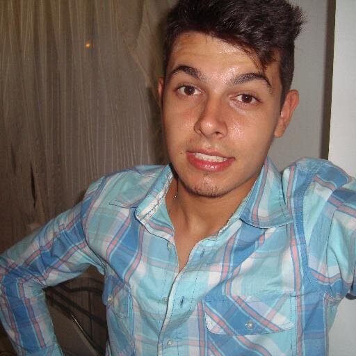 Dois copos de Vodka um copo de whiskey, cafajeste cafa cafajeste um brinde! Não odeie o jogador, odeie o jogo!!