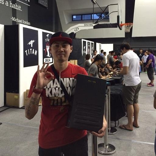 Certified sneakerhead | Sports Analyst | Hypeswoosh Manager