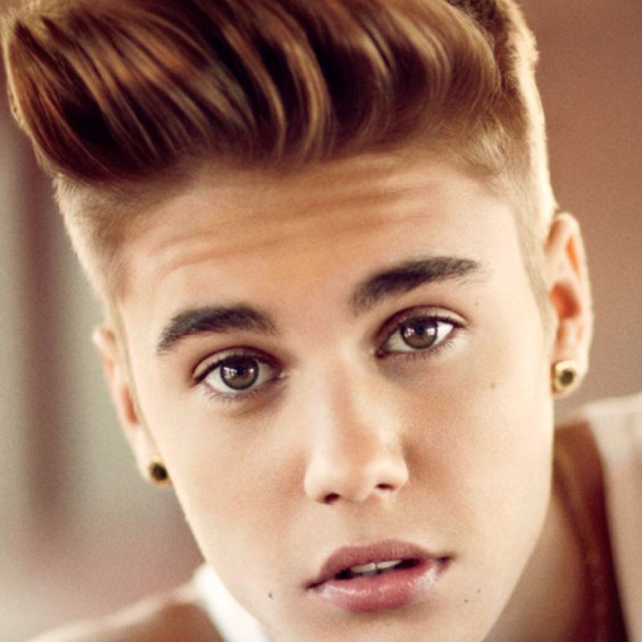 Everyday you gotta push yourself and those around you to be Great! - JB ♥ @justinbieber since:06/04/12.