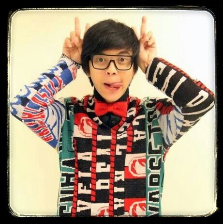 MichelliciusOFC's profile picture. ╔═══╗ ♪
║███║ ♫ Part of Michelle C.K
║ (●) ♫  Own : @FhadQr
╚═══╝♪♪