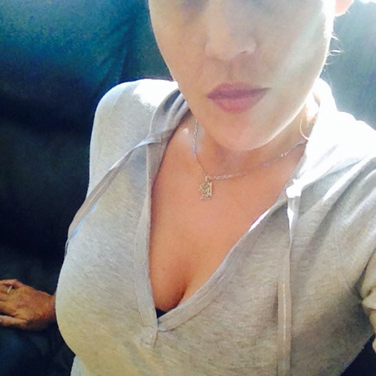 I'm a mother of ten. Loves to joke around. My favourite tv show keeping up with the kardashians.