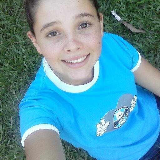 amo futebol,pizza,praia,minha mãe,e a linda canabis !