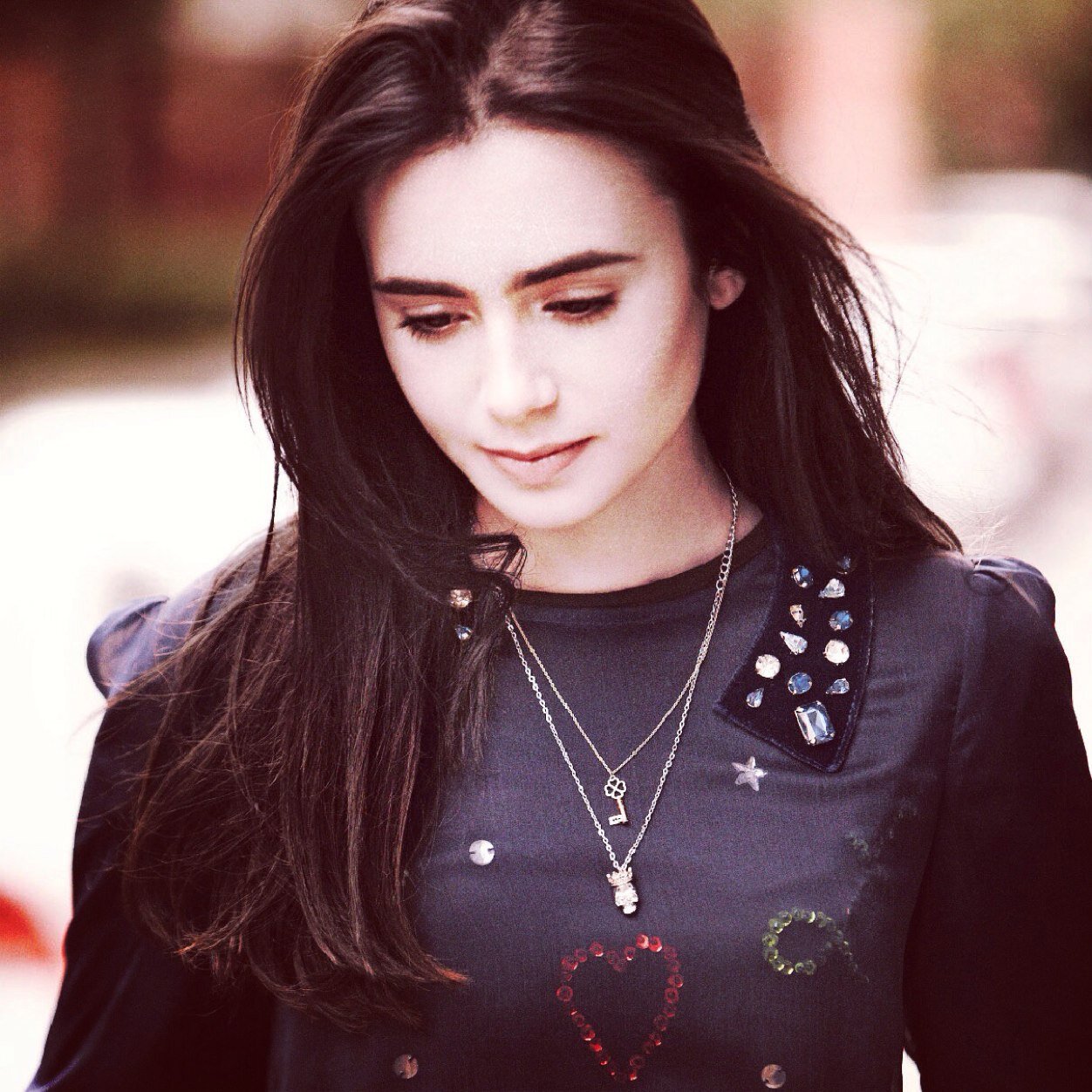 They say love is endless but what is love? Daughter of Chaos || Singer, song writer, dancer. Unknown to the world || Half sister of @DemigodNicky || Bisexual