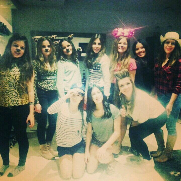 @Mariajo501 @anaiglesias478 @patri_9fs @ZnPaulina @CarlaNavarro00 @Blancams00 @IsabelGarciaBar @CarlaChicodeGuz