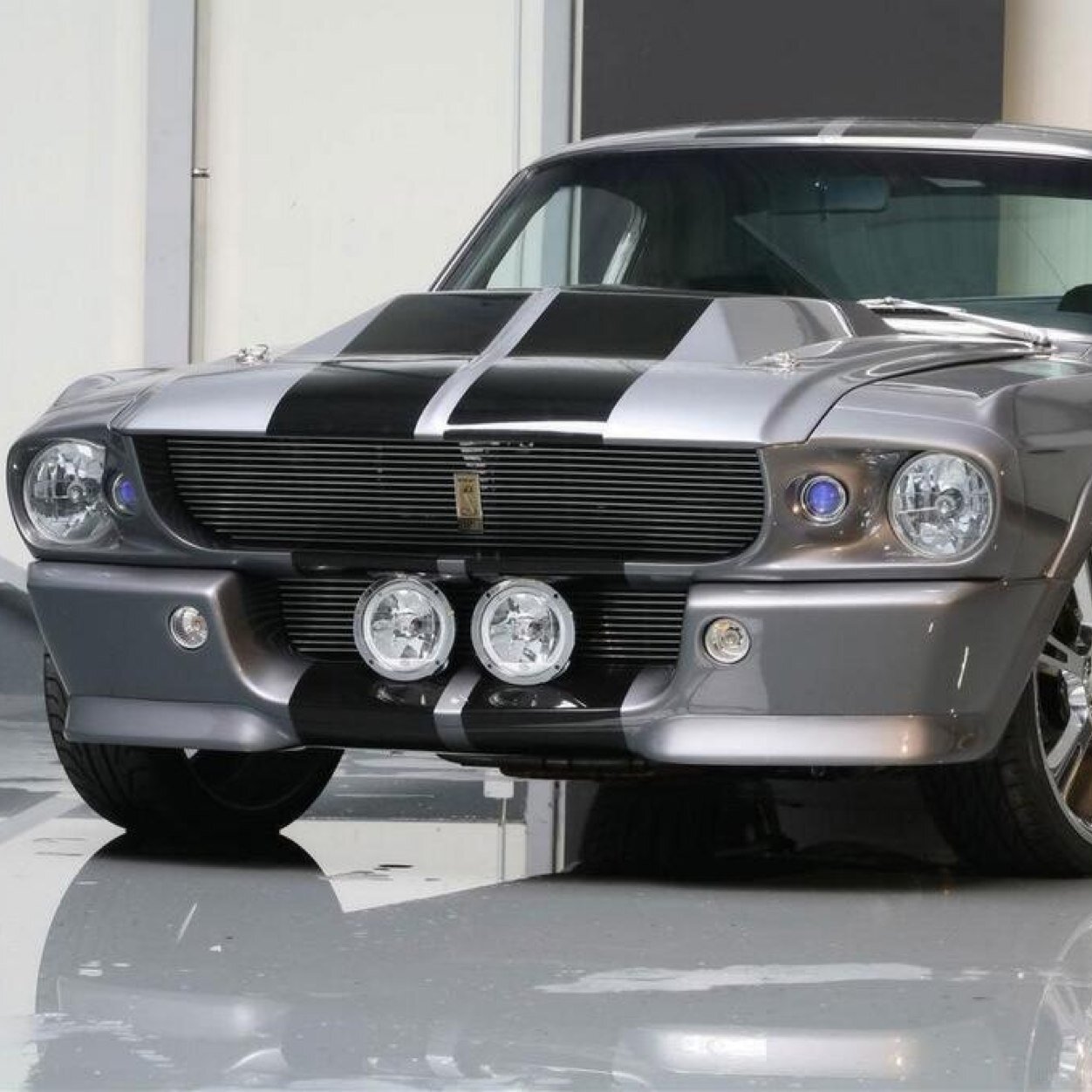 hlopez123's profile picture. 