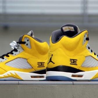 SneakerOutlet's profile picture. Sell your sneakers here or on instagram @thesneakeroutlet. To make a post email us at sneakeroutlet@hotmail.com