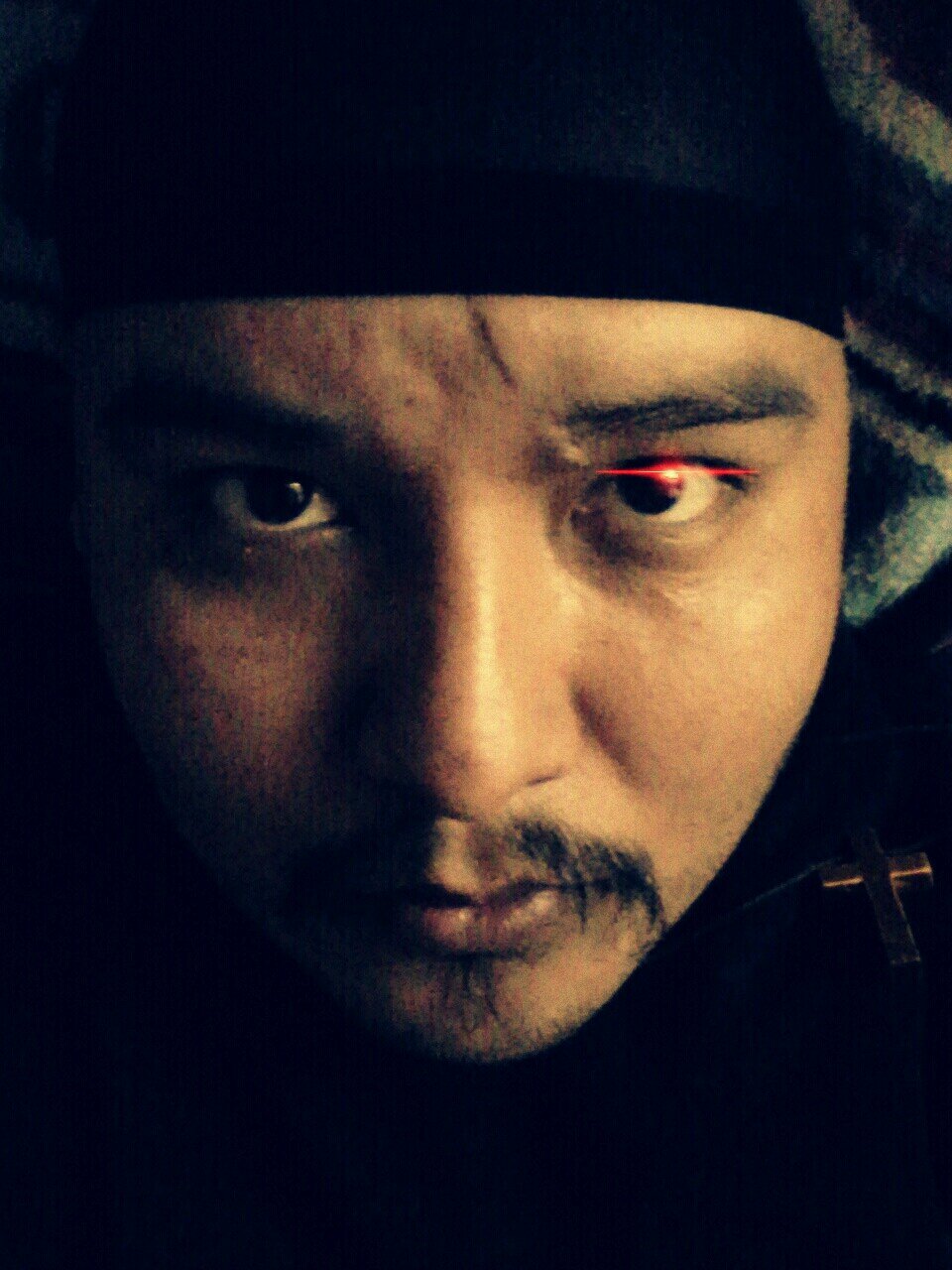 I do digital Design ,graphics, page layout, make movie borads I'm a rapper a father of 4 and a husband