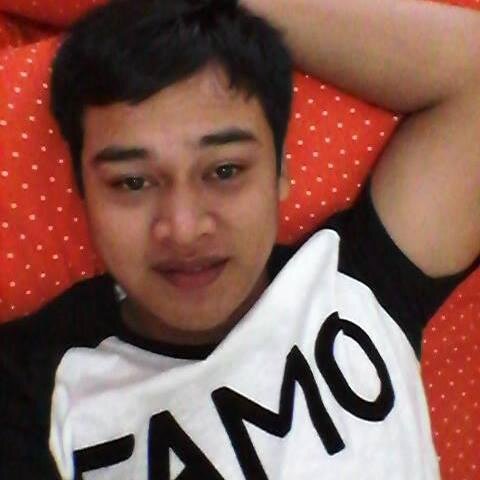 Agus_kmond's profile picture. wanna make life more colorfull with music....