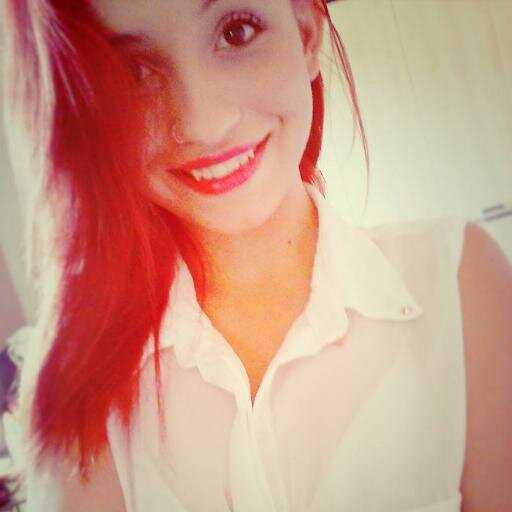 Cada um sabe a dor e a delícia, de ser o que é ♪ Sagitariana, 17 anos, risonha e autentica!