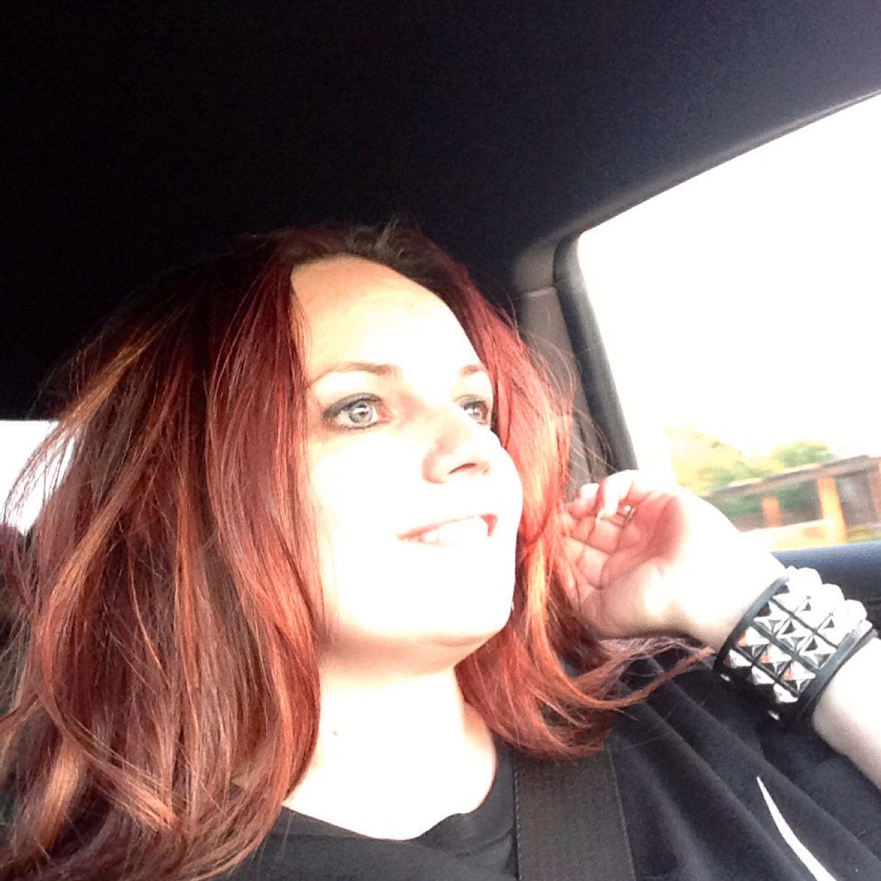 AmberDominion21's profile picture. 