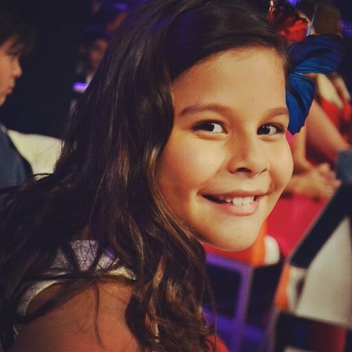 Michelle Gomez La Shakirita Twitter Oficial... Finalista de 1ra generación de la #AcademiaKids 
Apoyame entrando y comentando en http://t.co/f2BpX8SEVf