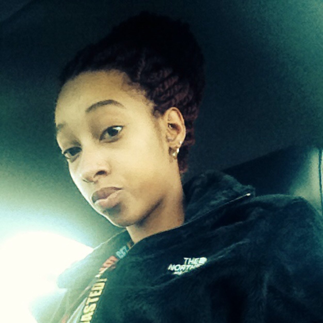-im 1 of'a kind u'll never find 1 quite like me, i done been thru alot lately but ima keep my head up like my nose is bleedin (= i love my life & the ppl n it!