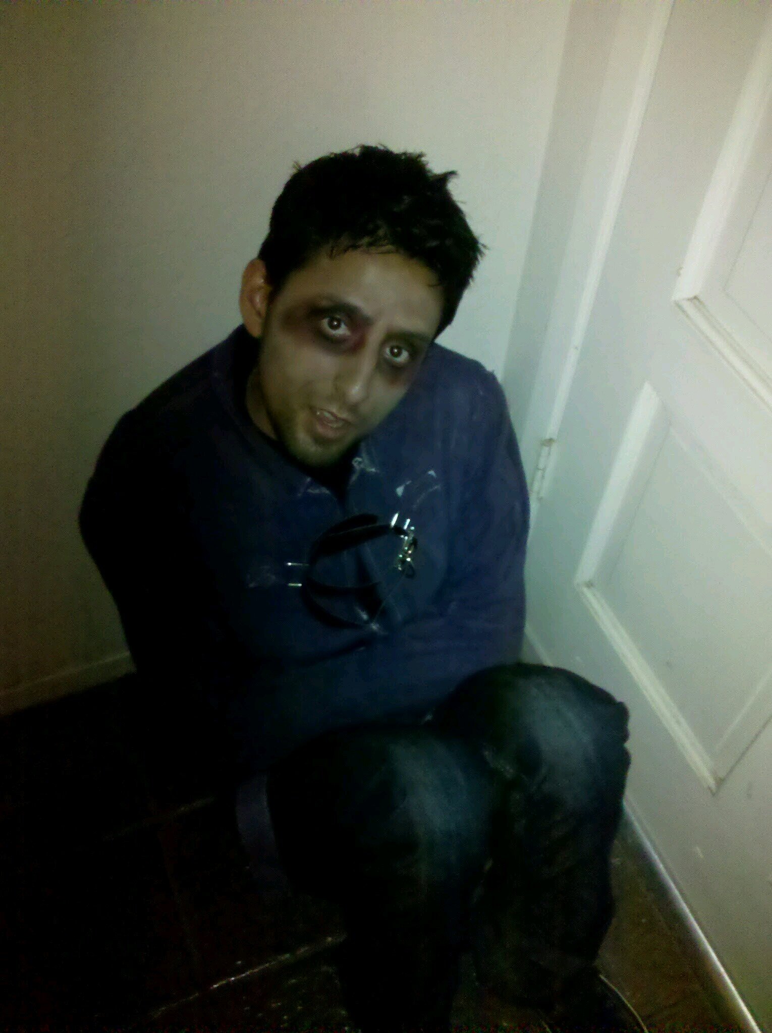 felipekinetic's profile picture. A random riot, a non-traditional amazing walking disaster. I love video games, movies, and laughing hysterically and maniacally. I cut bitches.