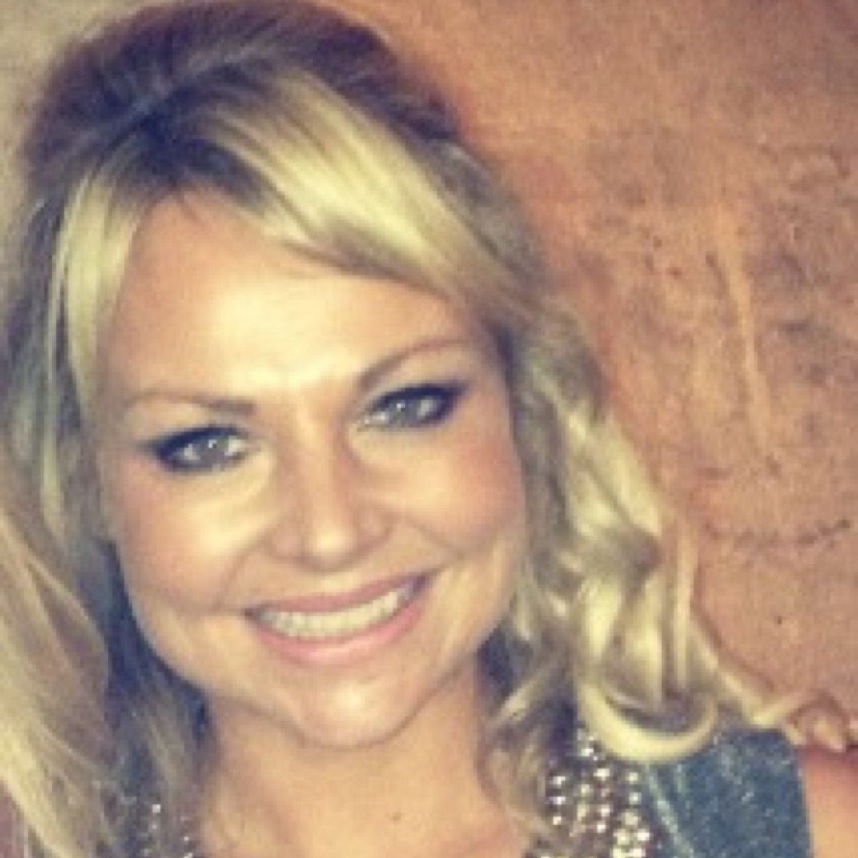 Deputy Head of Education @glitterbels