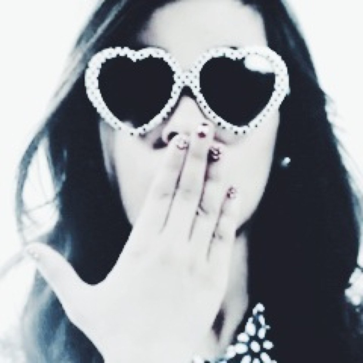 if you would like, please follow @discocamiIa xx LOVE YOU