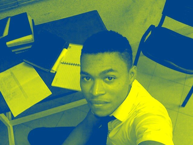 Enterpreneur #teamArsenal #teamFFbaq.....CEO Grafix's... Quality customized clothes nd clothing accessories|Graphic designs.