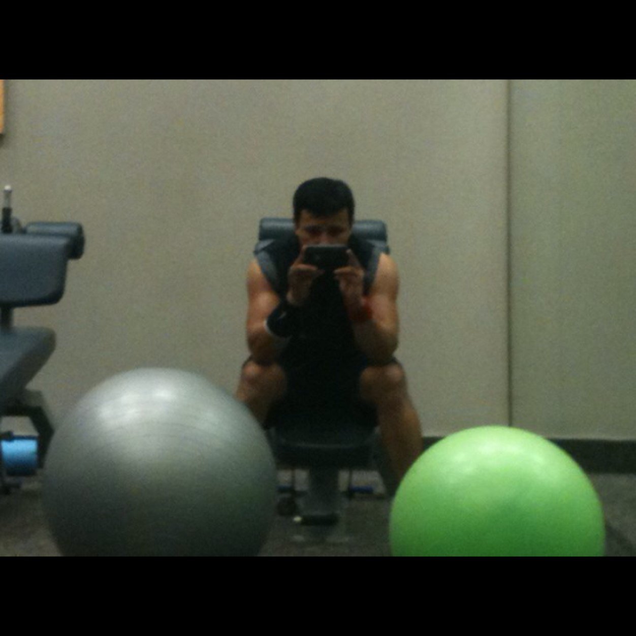 rAiZZoR99's profile picture. ISSA Cert. Personal Trainer & Cert. Health Coach.  I enjoy fitness, outdoors and good family & friend time. 💪🏽😊