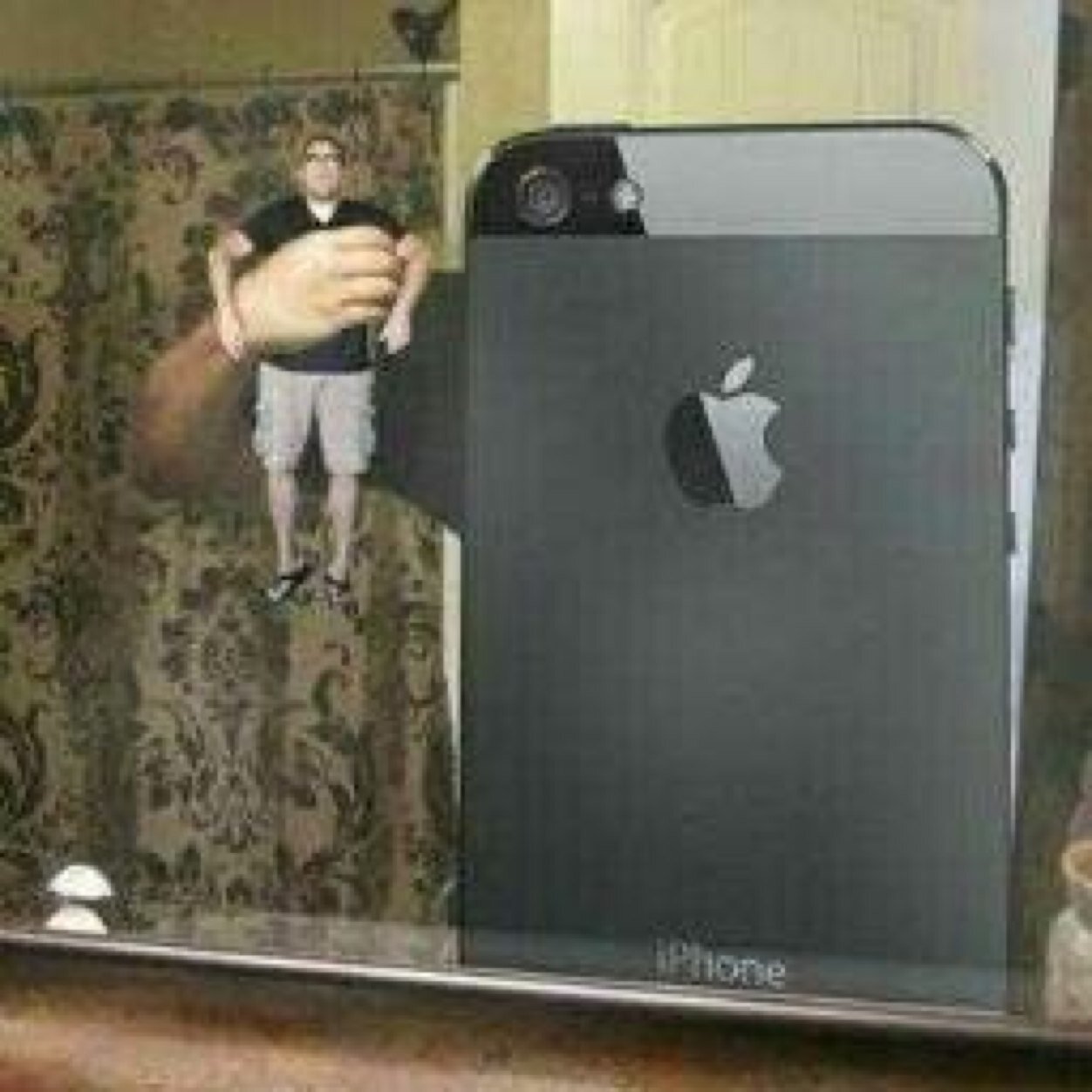 WorldsReversed's profile picture. 