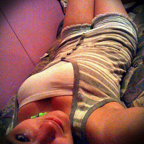 I'm just a down home southern girl. Relaxed. Latest back. I'm a paramedic and a CNA. I love life. I can be your worst nightmare
