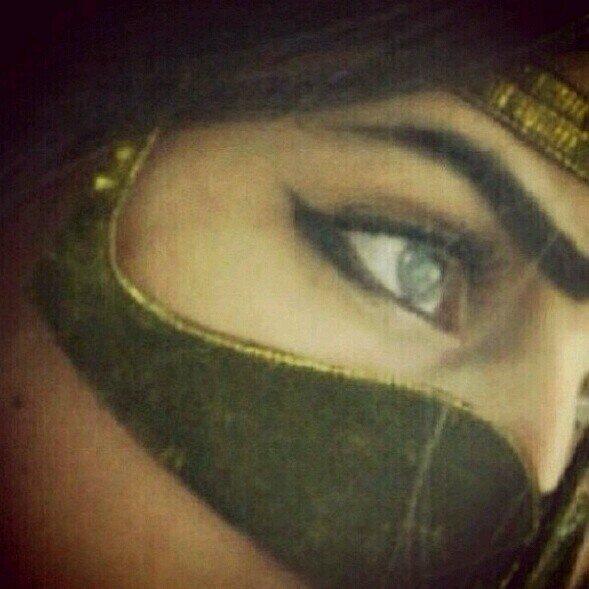 ‏‏‏‏-       ففتآهة فيء ال / 17 ممن العممر                                                                            گبريآءء متصنعع منذ الصصغر