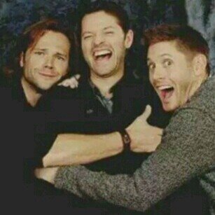 Hey There! ProudMemberOf #SPNFamily! Jensen+Jared+Misha+SPN=Life. IJ=Happiness. TVjunkie. MusicFreak. AvidBookReader. #Nerdfighter #Sherlockian #Twihard #Suitor