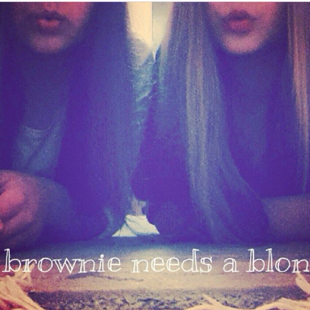 Hey! Wir sind VeEl :)) wir posten witzige bilder aber auch neue trends coole lieder u.s.w Folgt uns auf instagram : Girls__VeEl
Wir hoffen euch gefällt dies :))