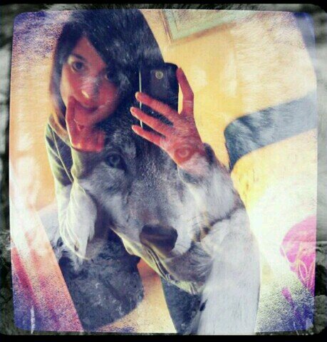 Buenas soy una chica muy maja, que ha veces tengo mucho karacter, pero en el fondo soy buena persona. Grace por seguirme ^-^