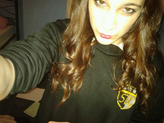 i always follow back! Born and raised as a Leicester gal LCFC!;) 3