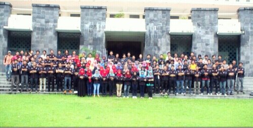 akun yang mempertemukan seluruh mahasiswa arsitektur 2010 Universitas Islam Indonesia