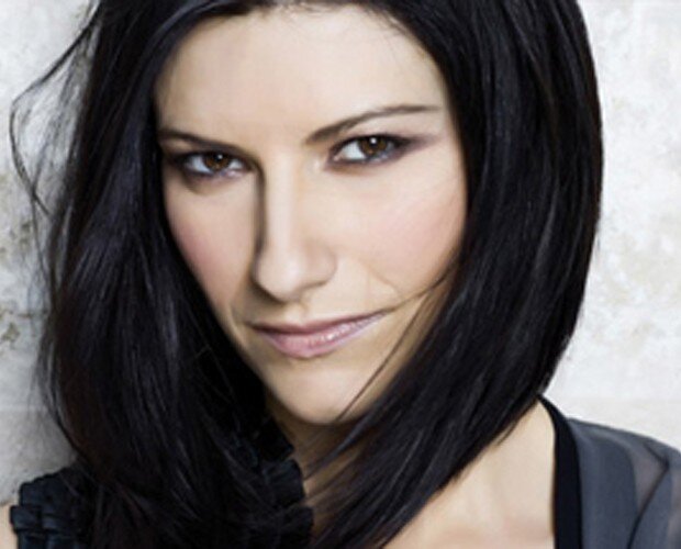 eu amo esportes e eu amo musica da laura pausini demais...!