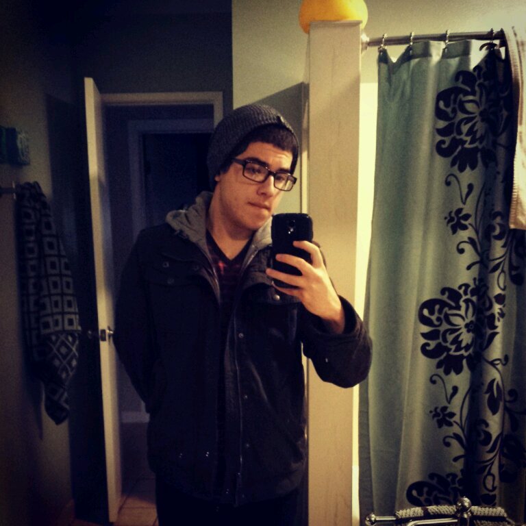 I love music, computers, friends,family, life, just anything that puts a smile on my face ;)
