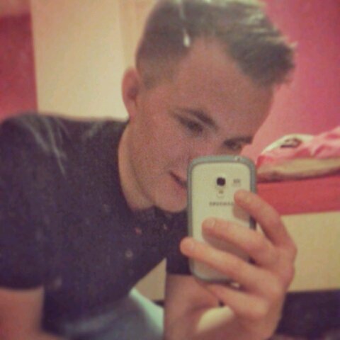 Veale95's profile picture. IG; RyanVealee ♧