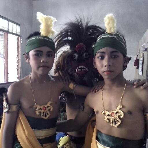 penggemar kesenian jathilan