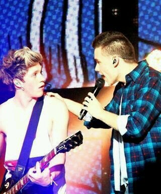 ¤ one direction                ¤ little mix              ¤ inactive bc school                   ¤ im going to see the boys at 06/24 ♥_♥