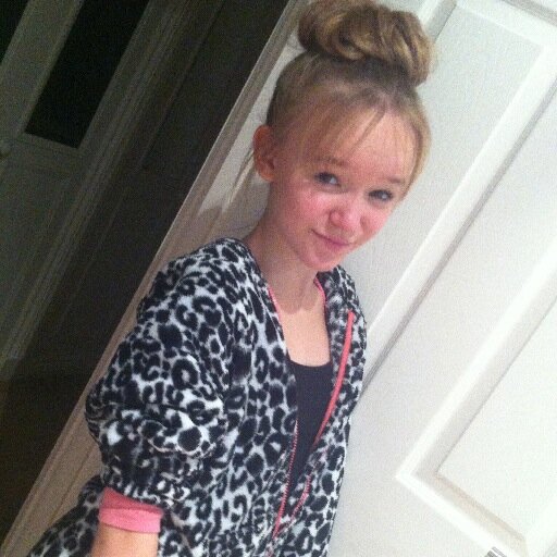 darciallcock_'s profile picture. Follow4 Follow x